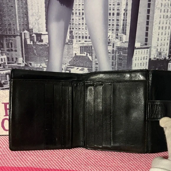 Chanel lambskin dual snap wallet - Picture 9 of 14